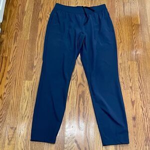 Eddie Bauer Navy Blue Jogger/Sweatpants. Size Medium.